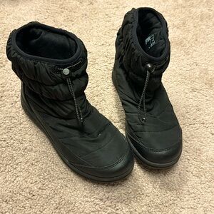 WOMENS CLARKS CLOUDSTEPPERS SNOW BOOTS CABRINI BAY SIZE 7.5